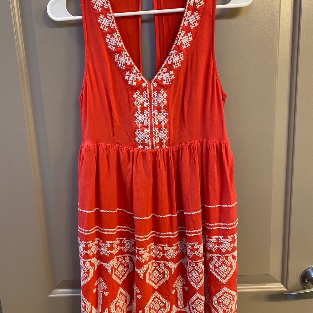 Dresses - Picture 2 of 4